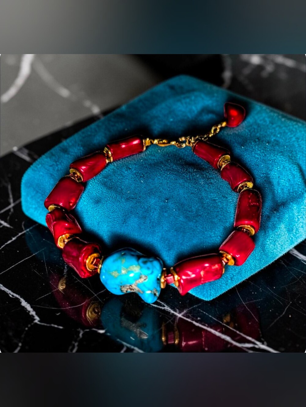 Red Coral & Turquoise Howlite Bead Bracelet with Golden Accents 7"w/Extension.